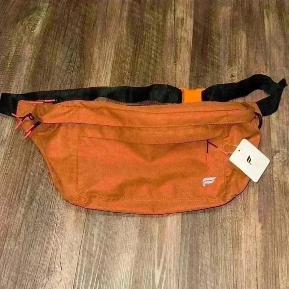 Fabletics Vault Crossbody Bag in Burnt Brick Multi Color NWT - Picture 1 of 4